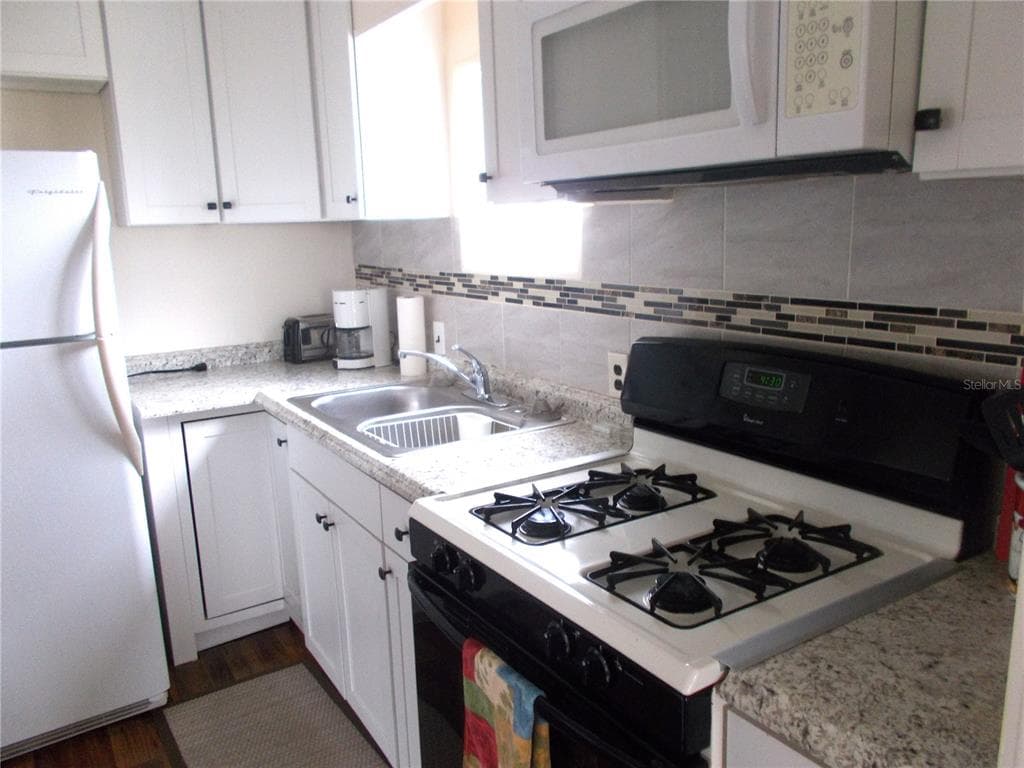 6821 OCEAN COURT, NORTH PORT, FL 34287 — zdjęcie 3