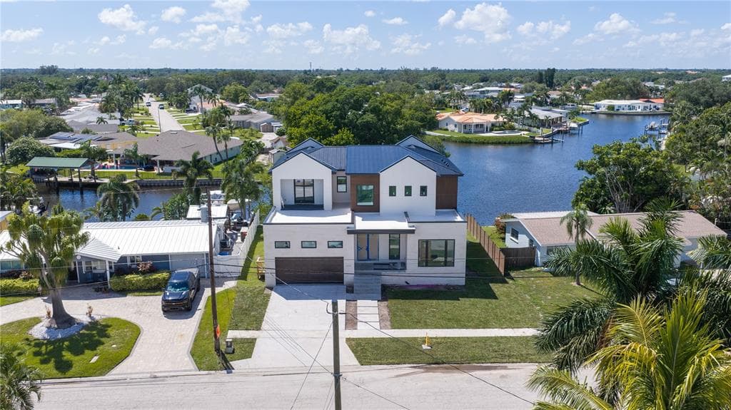 4692 DOVER STREET NE, ST PETERSBURG, FL 33703