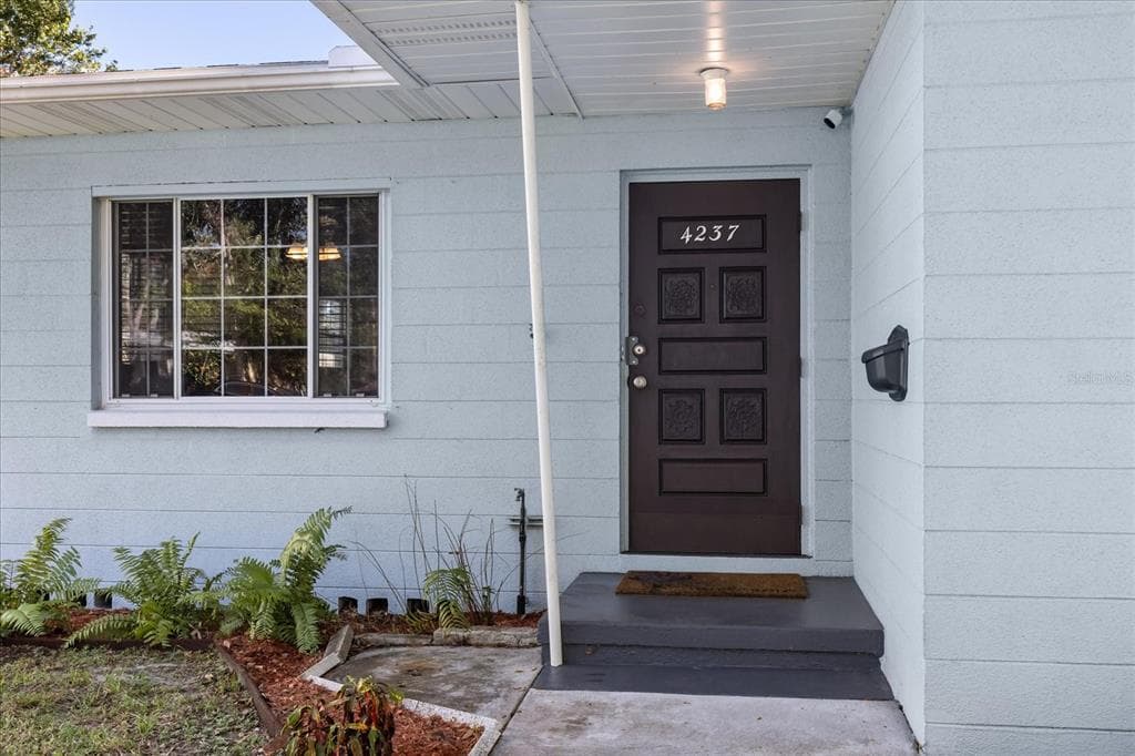 4237 DR MARTIN LUTHER KING JR STREET N, ST PETERSBURG, FL 33703 — zdjęcie 2