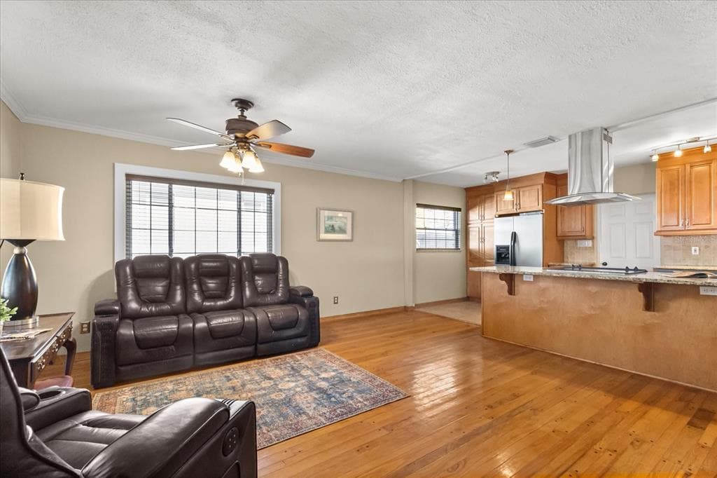 4237 DR MARTIN LUTHER KING JR STREET N, ST PETERSBURG, FL 33703 — zdjęcie 4