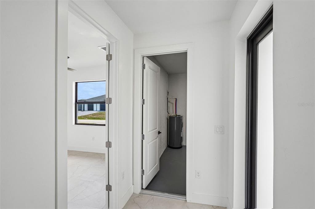 2406 HIGHTOWER AVENUE S, LEHIGH ACRES, FL 33973 — zdjęcie 4