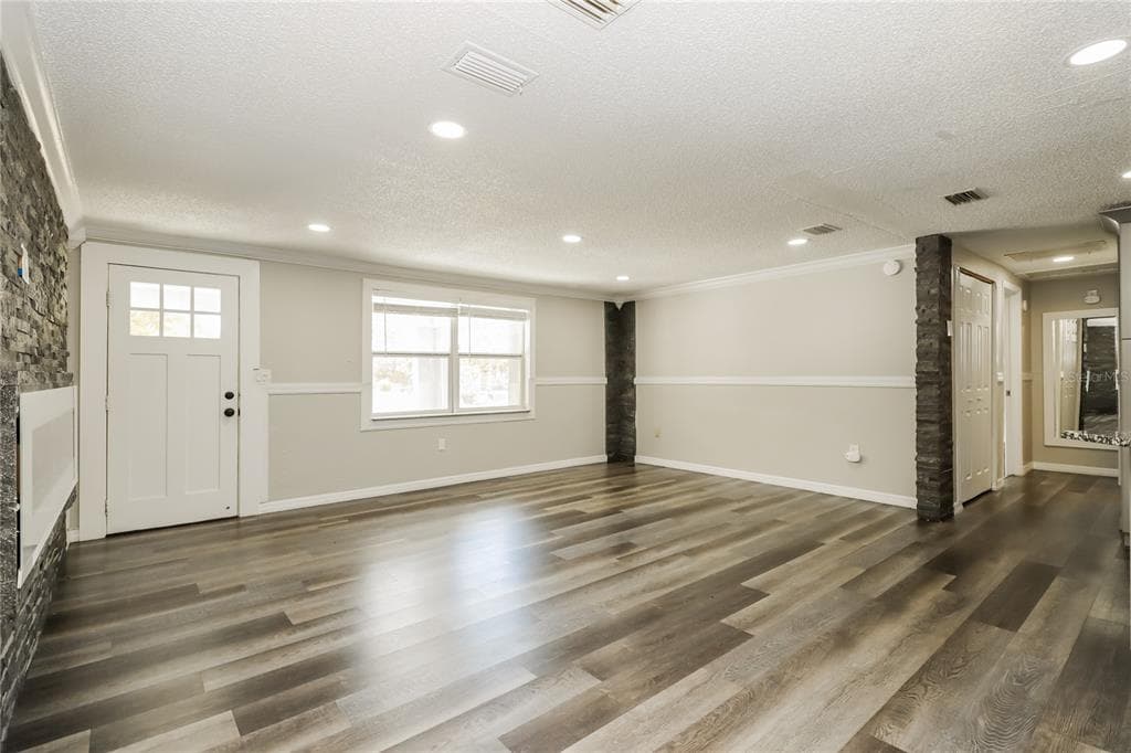3147 36TH AVENUE N, ST PETERSBURG, FL 33713 — zdjęcie 4