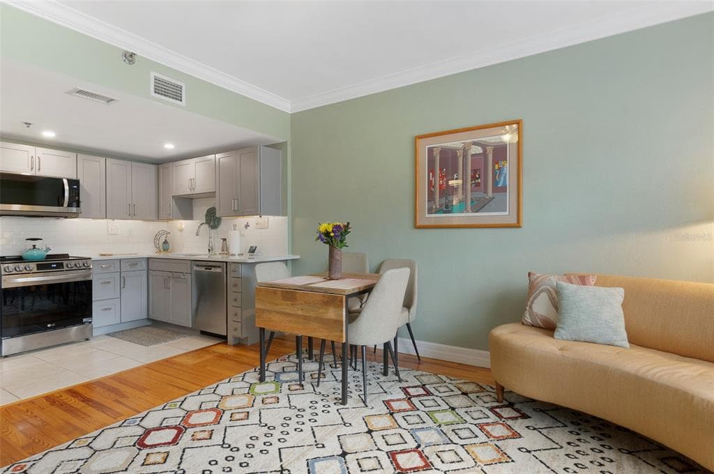 219 4TH AVENUE N # 202, ST PETERSBURG, FL 33701 — zdjęcie 4