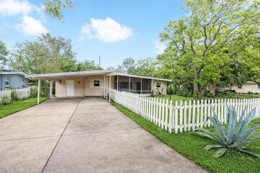 1712 TALLAHASSEE DRIVE, DAYTONA BEACH, FL 32117