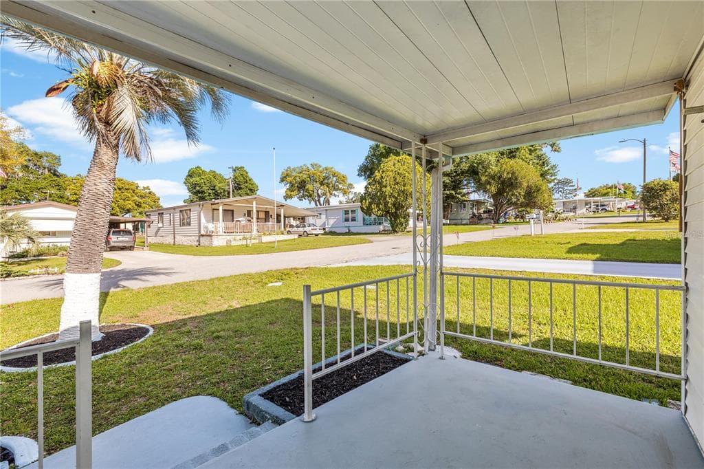 6123 RIDGEWOOD DRIVE, ZEPHYRHILLS, FL 33542 — zdjęcie 5