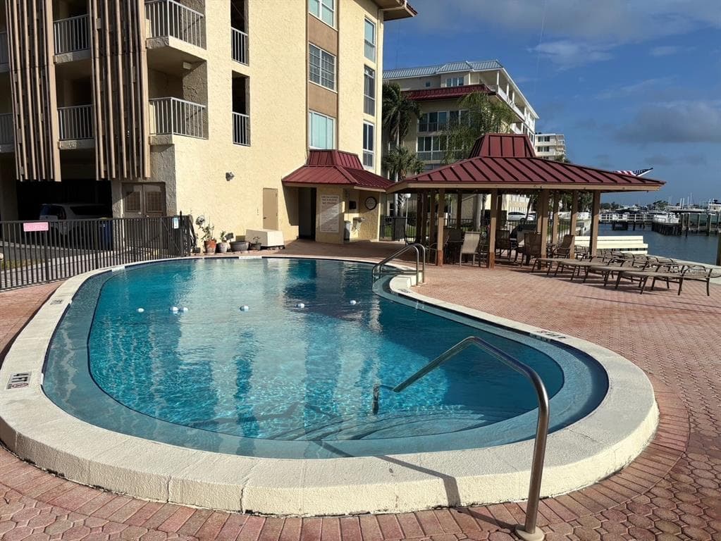 121 ISLAND WAY # 331, CLEARWATER BEACH, FL 33767 — zdjęcie 2