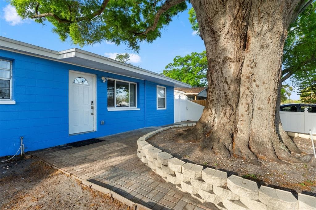 8996 SOUTHERN COMFORT DRIVE, LARGO, FL 33773 — zdjęcie 2