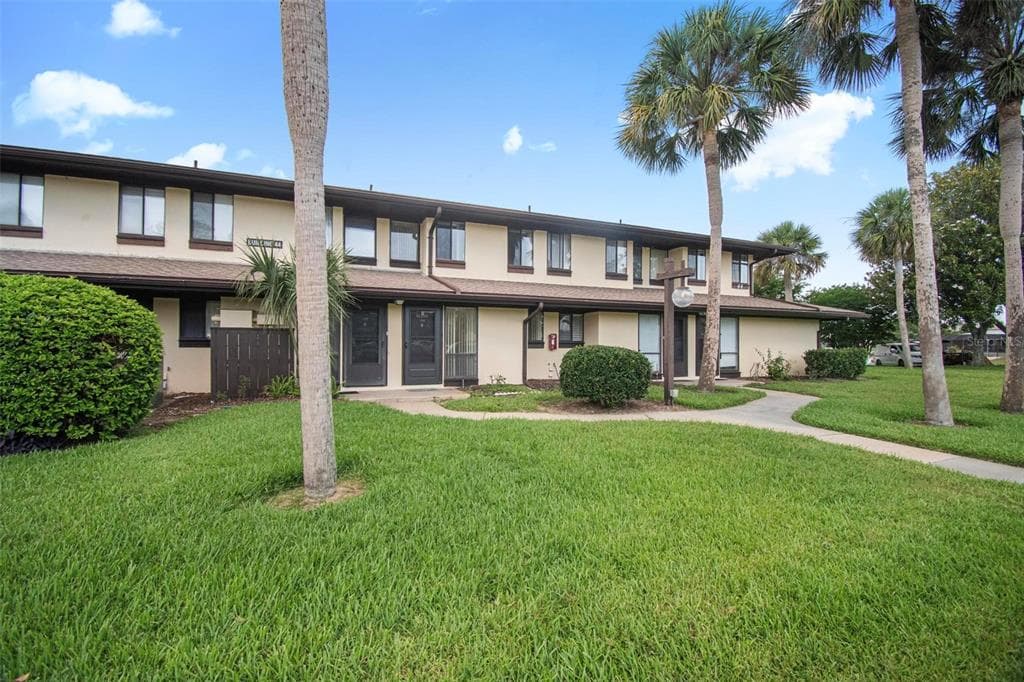 44 CLUB HOUSE DRIVE # 106, PALM COAST, FL 32137
