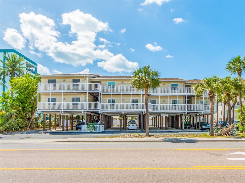 2406 GULF BOULEVARD # 204, INDIAN ROCKS BEACH, FL 33785 — zdjęcie 2