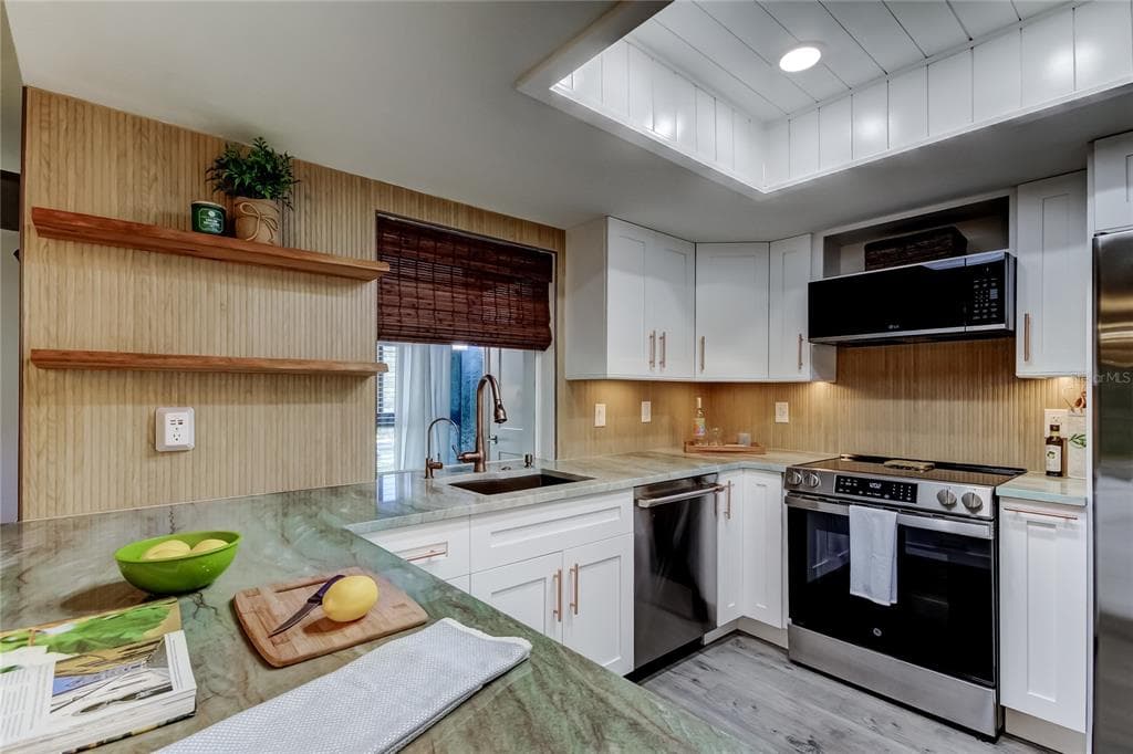 2673 SABAL SPRINGS CIRCLE # 201, CLEARWATER, FL 33761