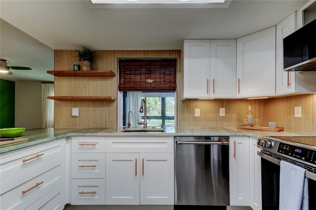 2673 SABAL SPRINGS CIRCLE # 201, CLEARWATER, FL 33761 — zdjęcie 5