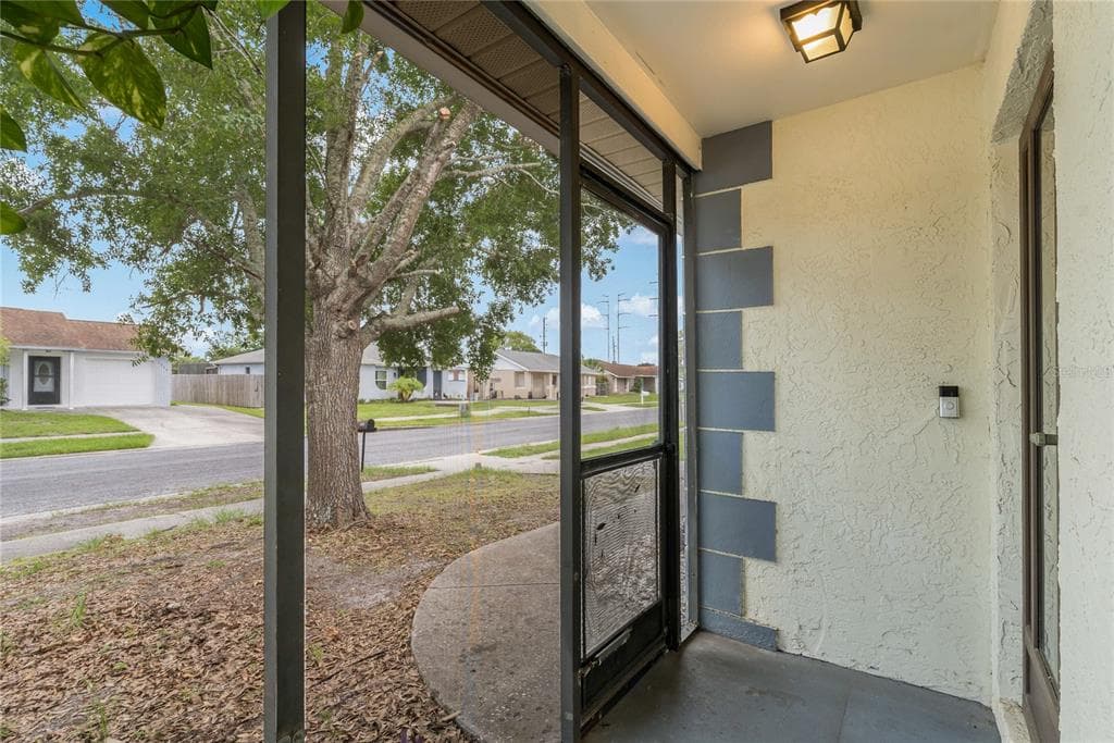 1301 MANDARIN DRIVE, HOLIDAY, FL 34691 — zdjęcie 2