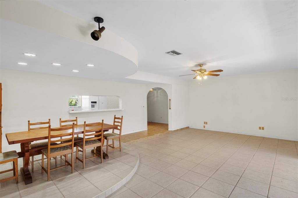1768 HARBOR CIRCLE E, LARGO, FL 33770 — zdjęcie 5