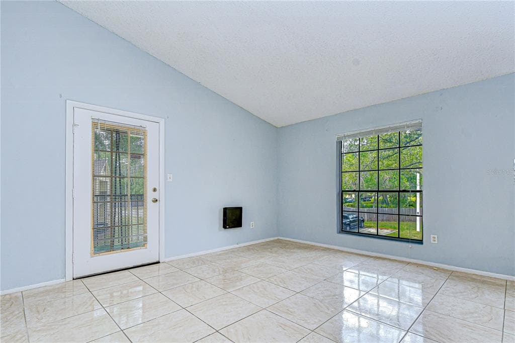 8723 FANCY FINCH DRIVE # 201, TAMPA, FL 33614 — zdjęcie 4