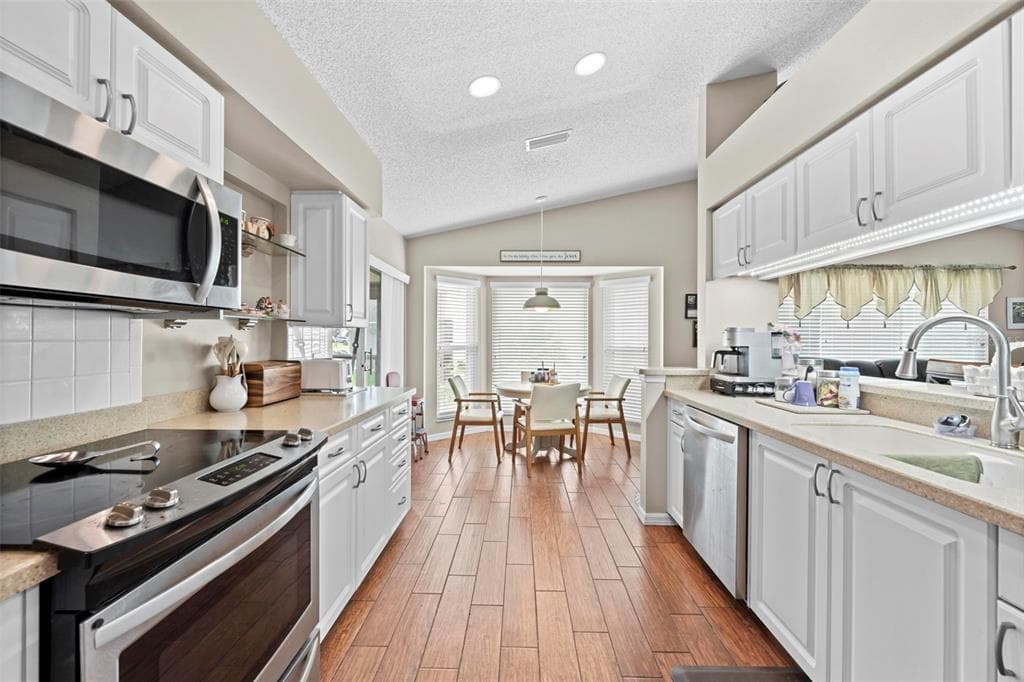 2552 CRYSTAL LAKE DRIVE, SPRING HILL, FL 34606 — zdjęcie 3