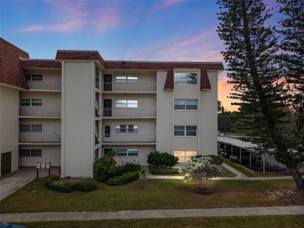 209 NE LINCOLN CIRCLE N # 109, ST PETERSBURG, FL 33702 — zdjęcie 2