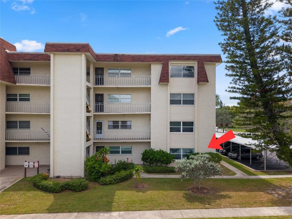 209 NE LINCOLN CIRCLE N # 109, ST PETERSBURG, FL 33702