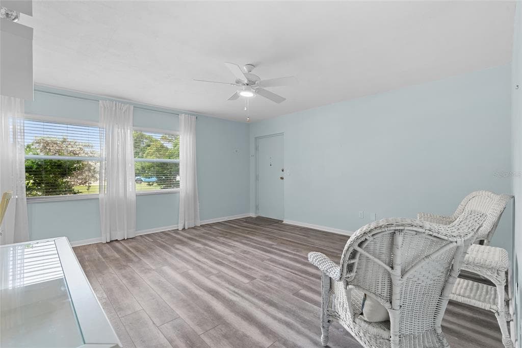 209 NE LINCOLN CIRCLE N # 109, ST PETERSBURG, FL 33702 — zdjęcie 5