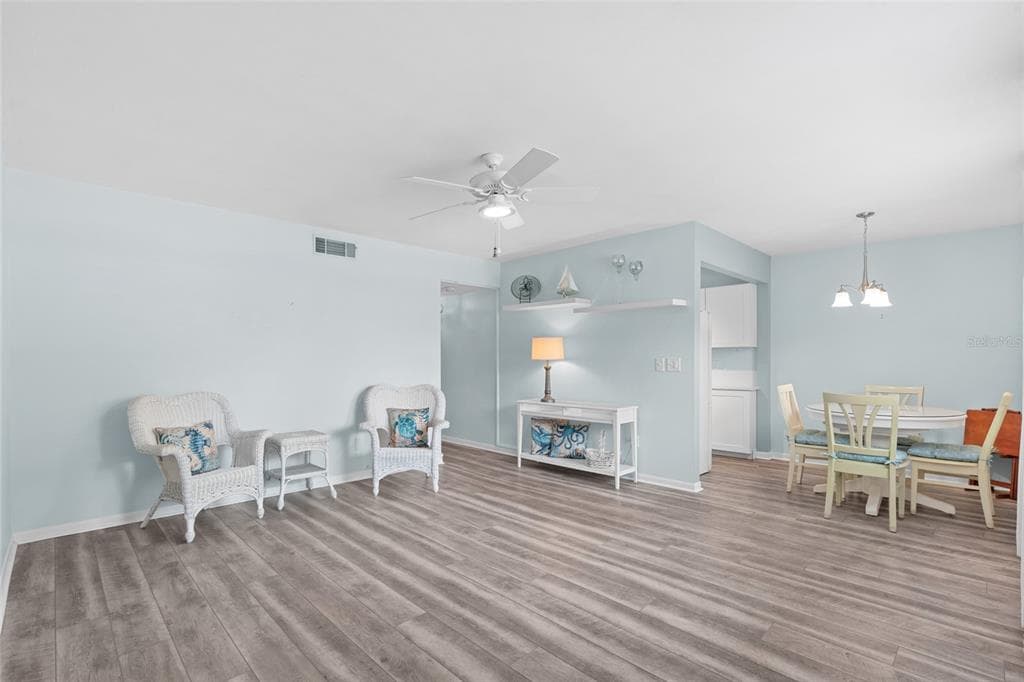 209 NE LINCOLN CIRCLE N # 109, ST PETERSBURG, FL 33702 — zdjęcie 4