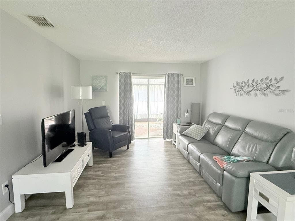 3357 38TH STREET S # C, ST PETERSBURG, FL 33711 — zdjęcie 2