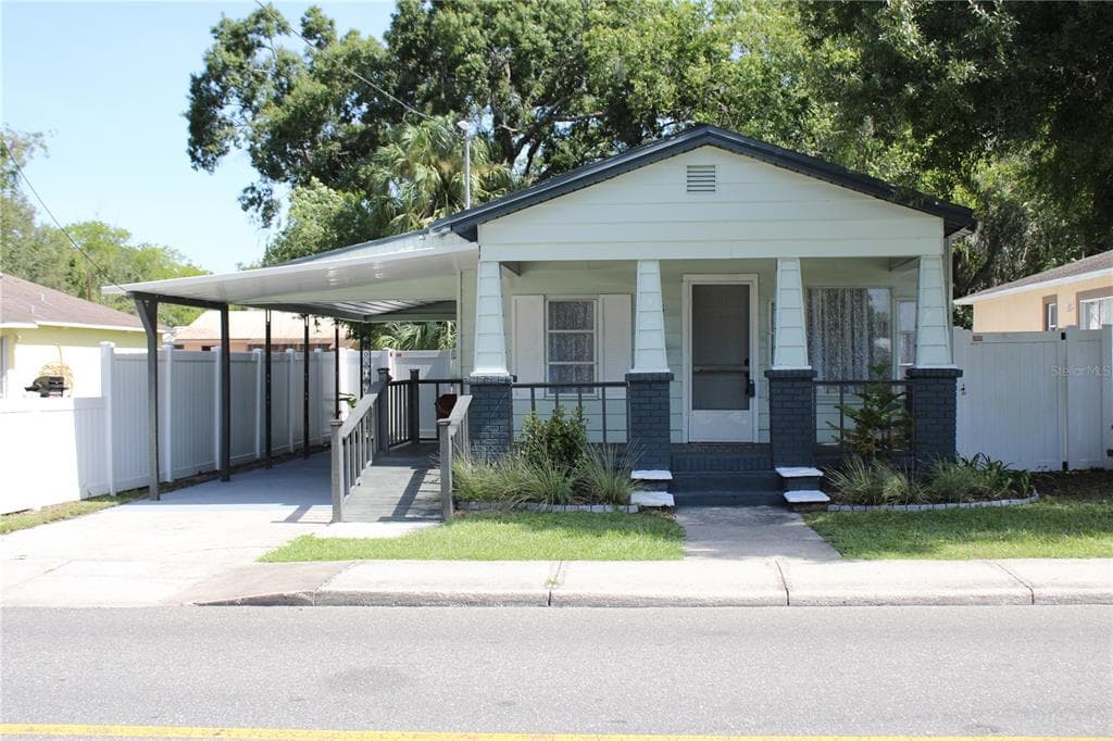 1106 E DR MARTIN LUTHER KING JR BOULEVARD, PLANT CITY, FL 33563