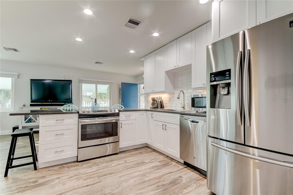 1907 2ND STREET, INDIAN ROCKS BEACH, FL 33785 — zdjęcie 4