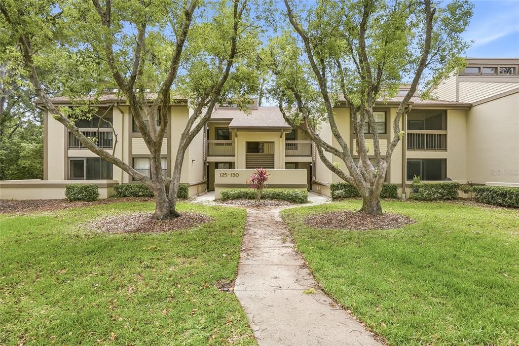 130 WOODLAKE WYNDE # 130, OLDSMAR, FL 34677