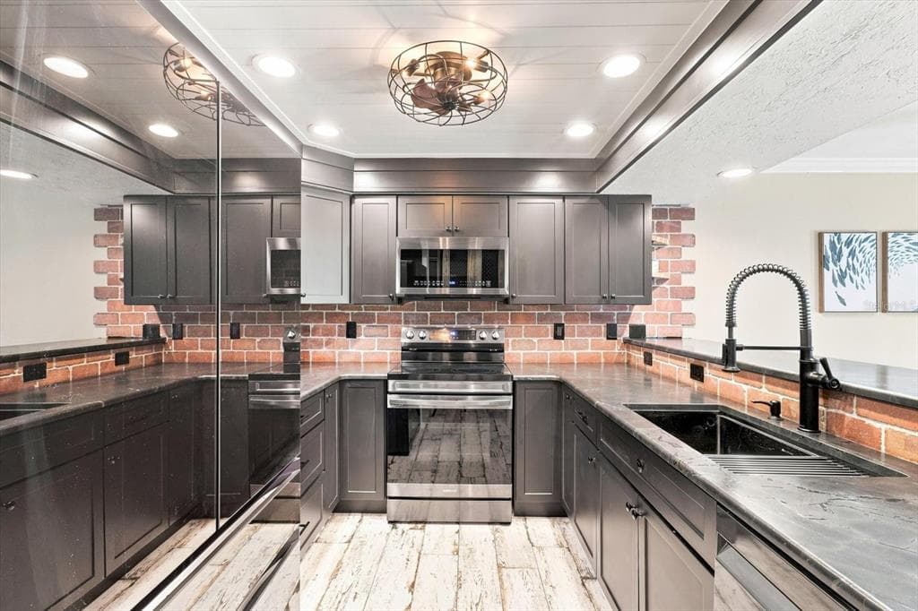 1637 SE PARADISE CIRCLE # 204, CRYSTAL RIVER, FL 34429 — zdjęcie 5