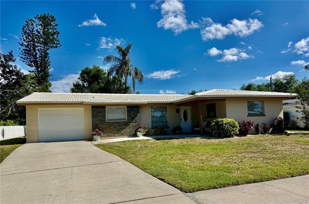 3174 REGATTA CIRCLE, SARASOTA, FL 34231