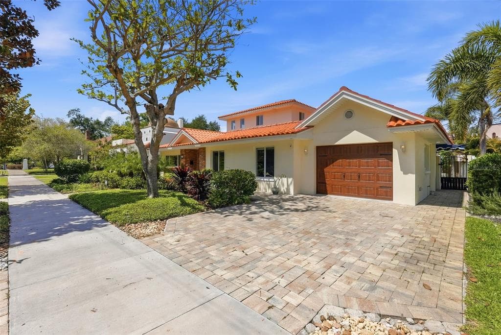 125 23RD AVENUE NE, ST PETERSBURG, FL 33704 — zdjęcie 4