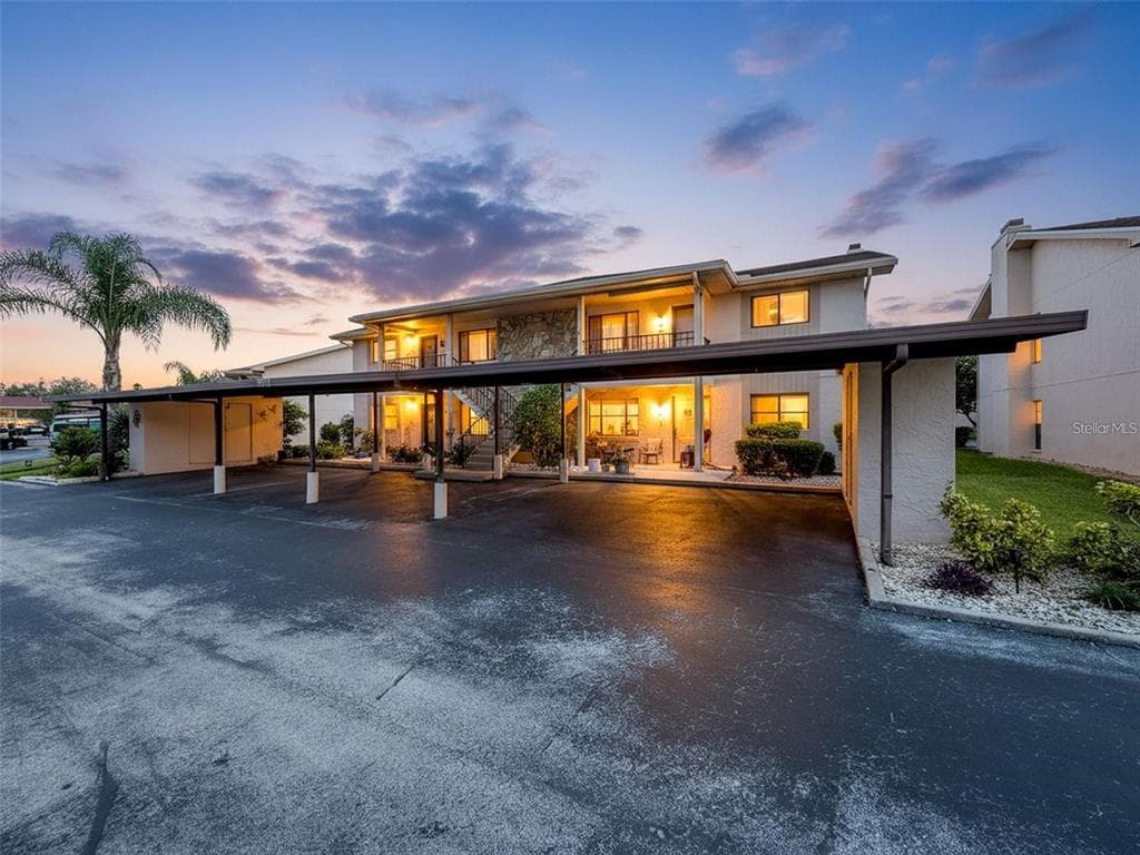 9981 EAGLES POINT CIRCLE # 4, PORT RICHEY, FL 34668
