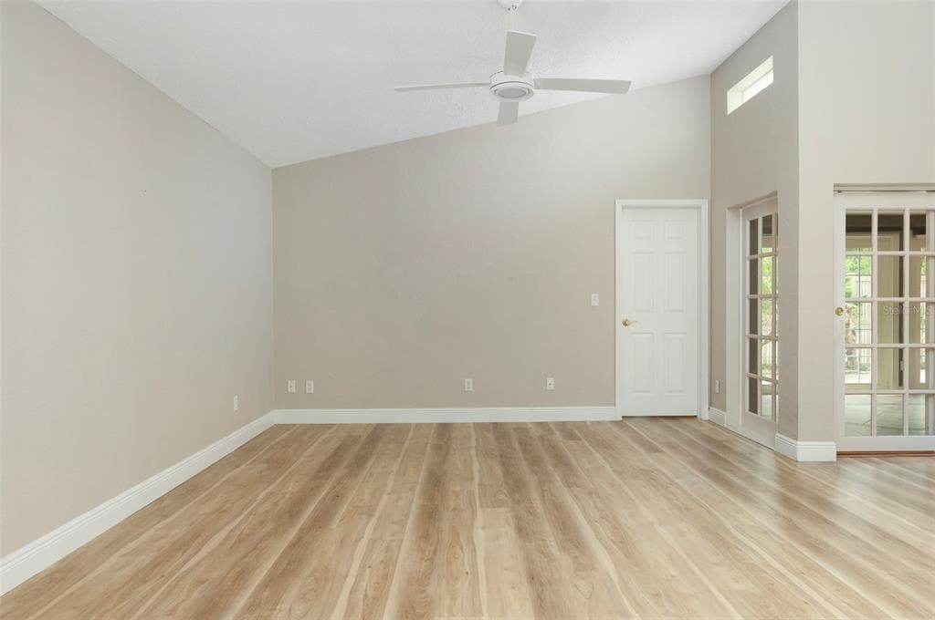 491 ST TROPEZ CIRCLE NE, ST PETERSBURG, FL 33703 — zdjęcie 5