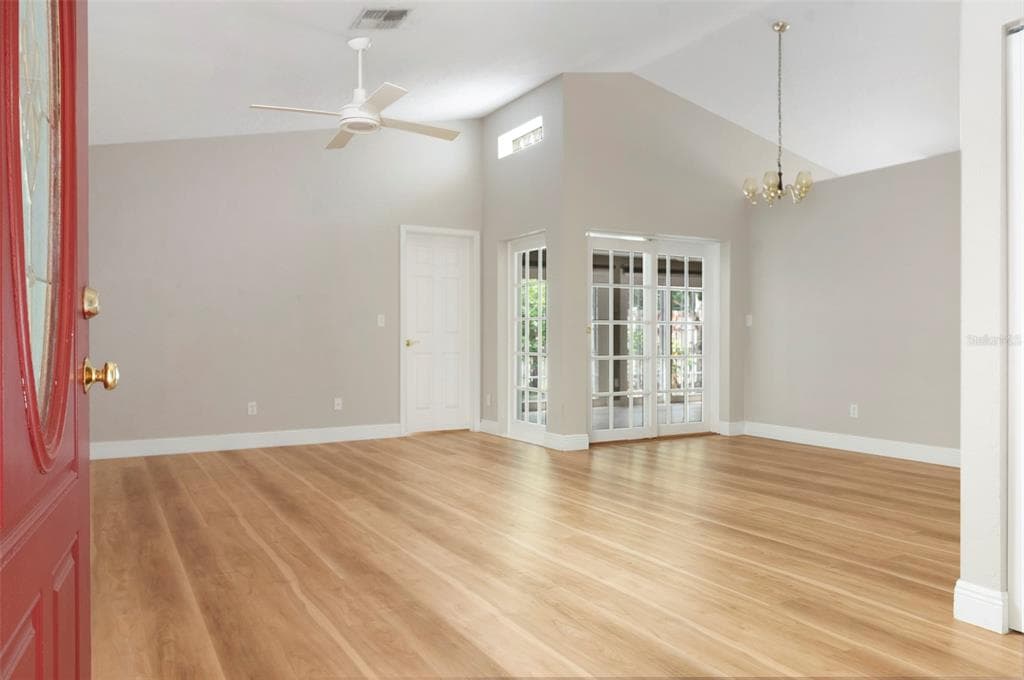 491 ST TROPEZ CIRCLE NE, ST PETERSBURG, FL 33703 — zdjęcie 4