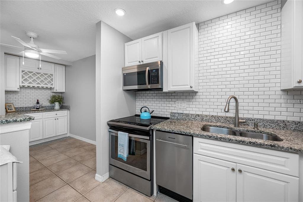 3295 FOX CHASE # 105, PALM HARBOR, FL 34683 — zdjęcie 3
