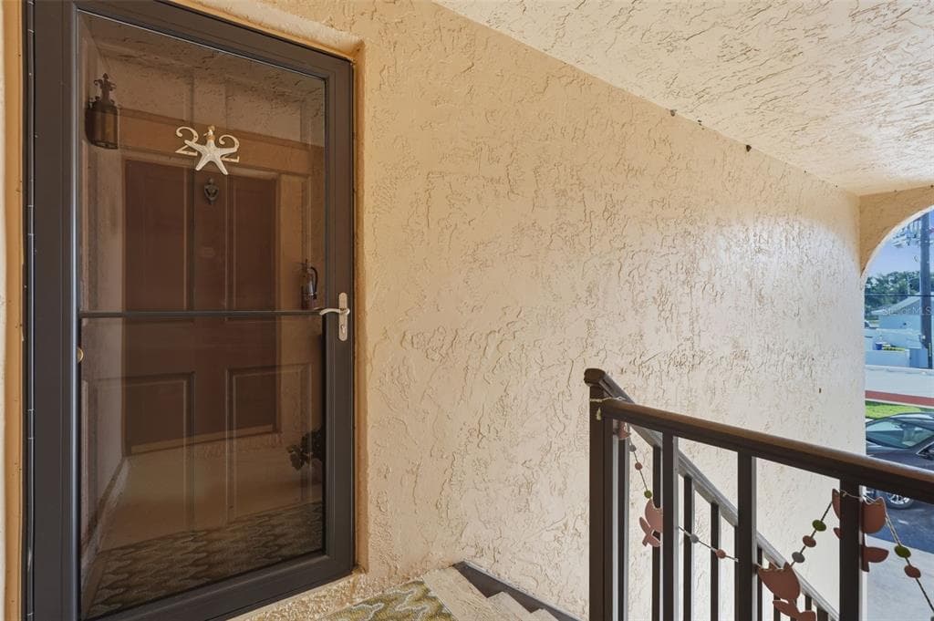 212 CEDARWOOD CIRCLE # 212, SEMINOLE, FL 33777 — zdjęcie 4