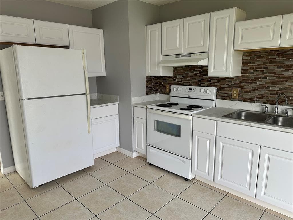 425 RICOLD TERRACE, PORT CHARLOTTE, FL 33954 — zdjęcie 4