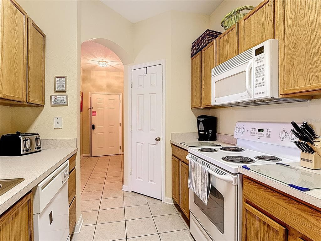 2781 ALMATON LOOP # 401, KISSIMMEE, FL 34747 — zdjęcie 4