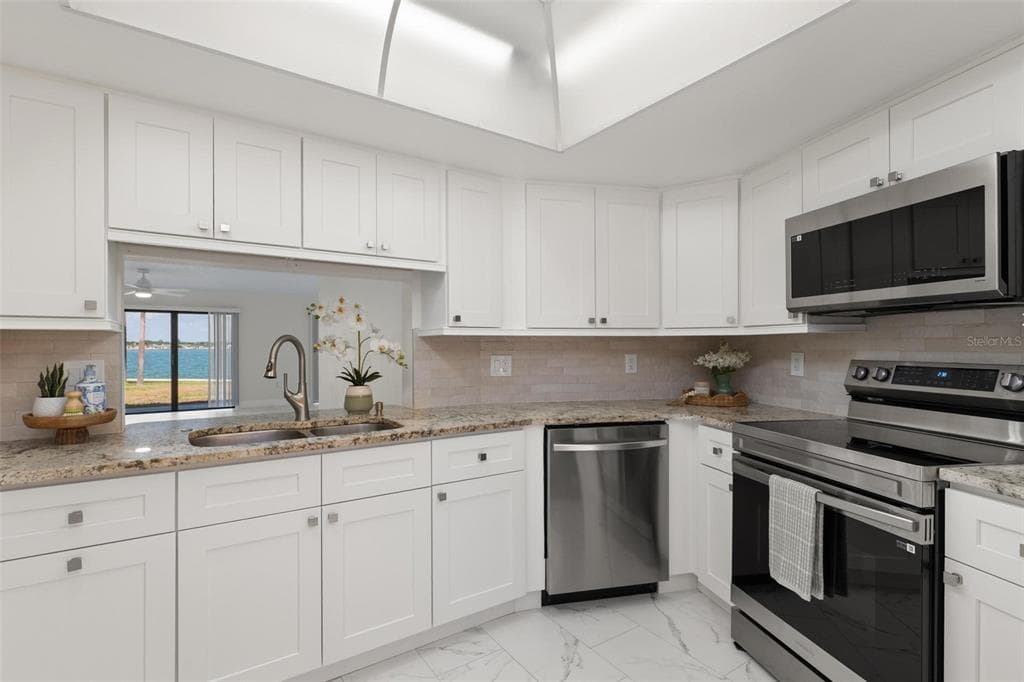 7540 SUNSHINE SKYWAY LANE S # T35, ST PETERSBURG, FL 33711 — zdjęcie 5