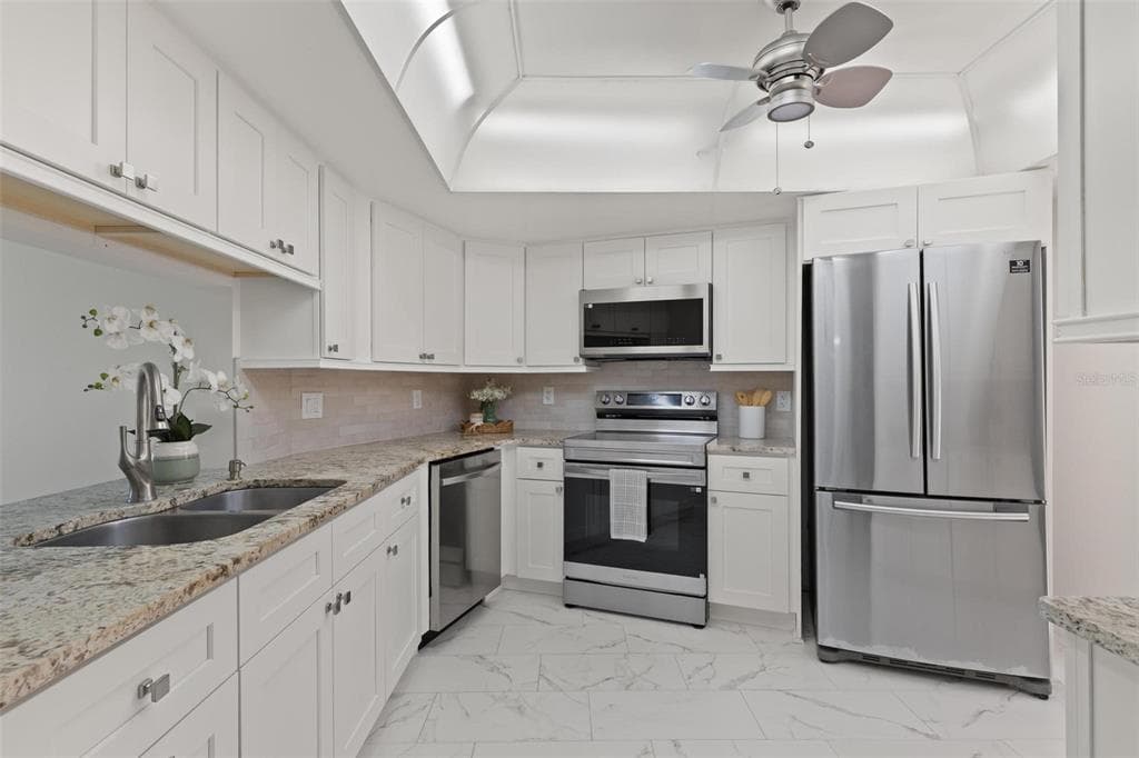 7540 SUNSHINE SKYWAY LANE S # T35, ST PETERSBURG, FL 33711 — zdjęcie 4