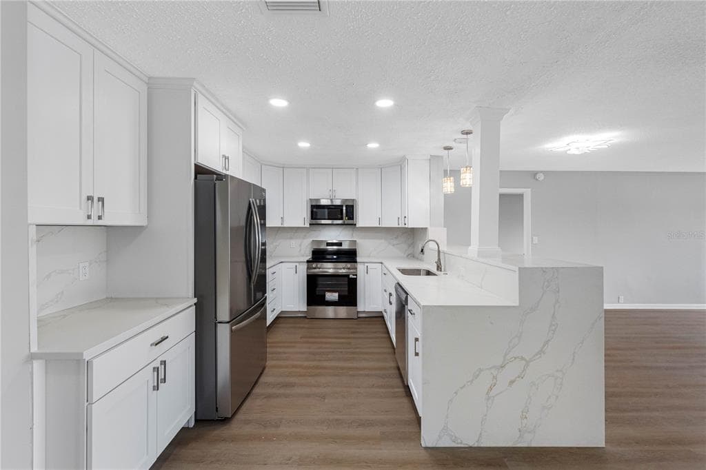 100 BLUFF VIEW DRIVE # 404C, BELLEAIR BLUFFS, FL 33770 — zdjęcie 4