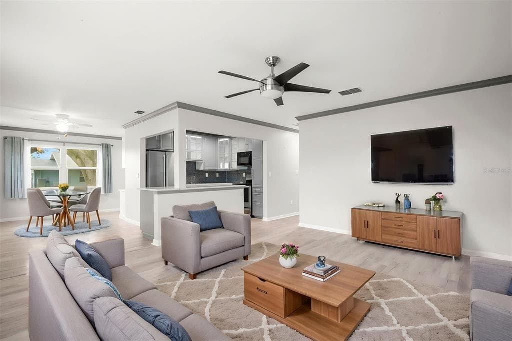 1904 CANTERBURY LANE # 13, SUN CITY CENTER, FL 33573 — zdjęcie 4