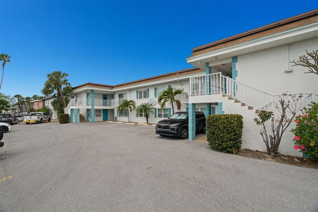 11655 3RD STREET E # 1, TREASURE ISLAND, FL 33706
