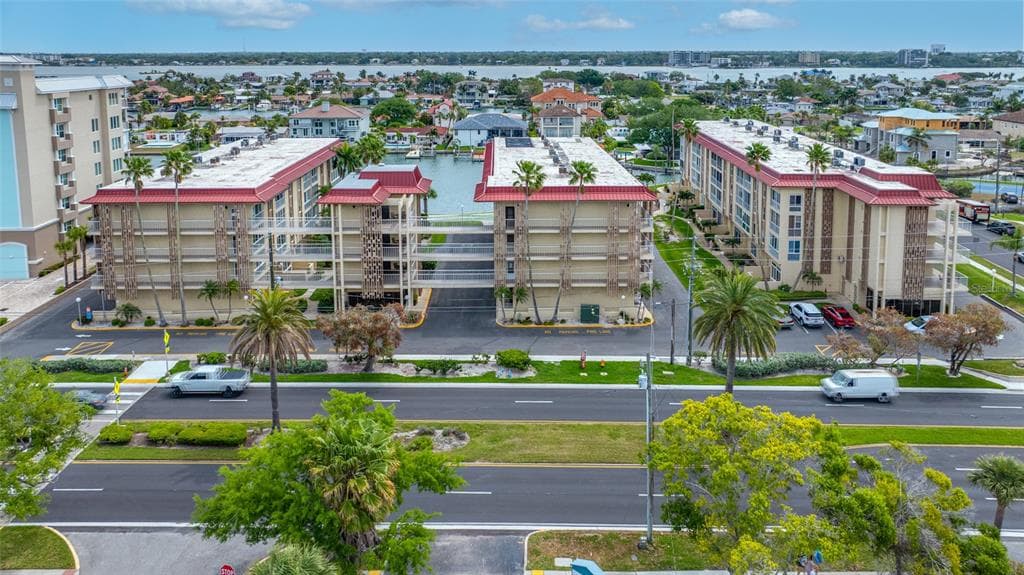 121 ISLAND WAY # 323, CLEARWATER BEACH, FL 33767