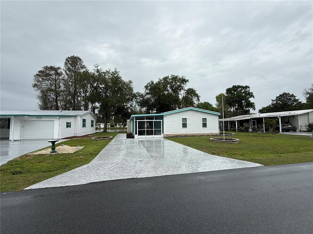 8 ROBIN ROAD, WILDWOOD, FL 34785