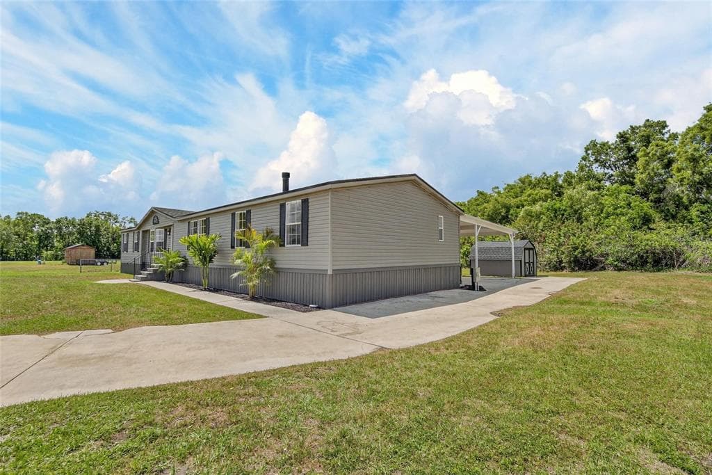 9150 WOOD TERRACE DRIVE, TAMPA, FL 33637 — zdjęcie 4