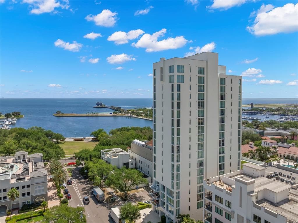 176 4TH AVENUE NE # 1102, ST PETERSBURG, FL 33701