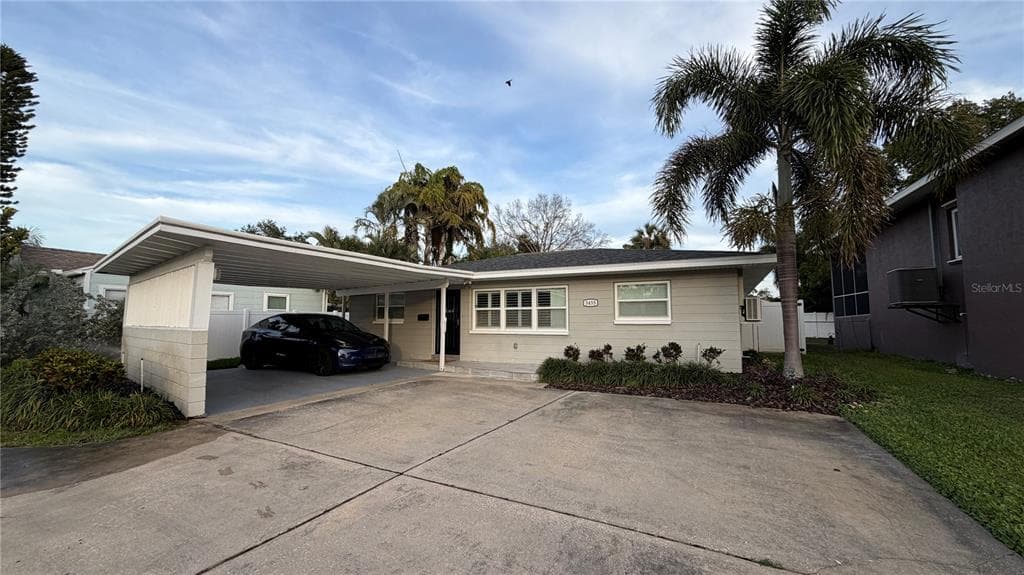 3435 OVERLOOK DRIVE NE, ST PETERSBURG, FL 33703