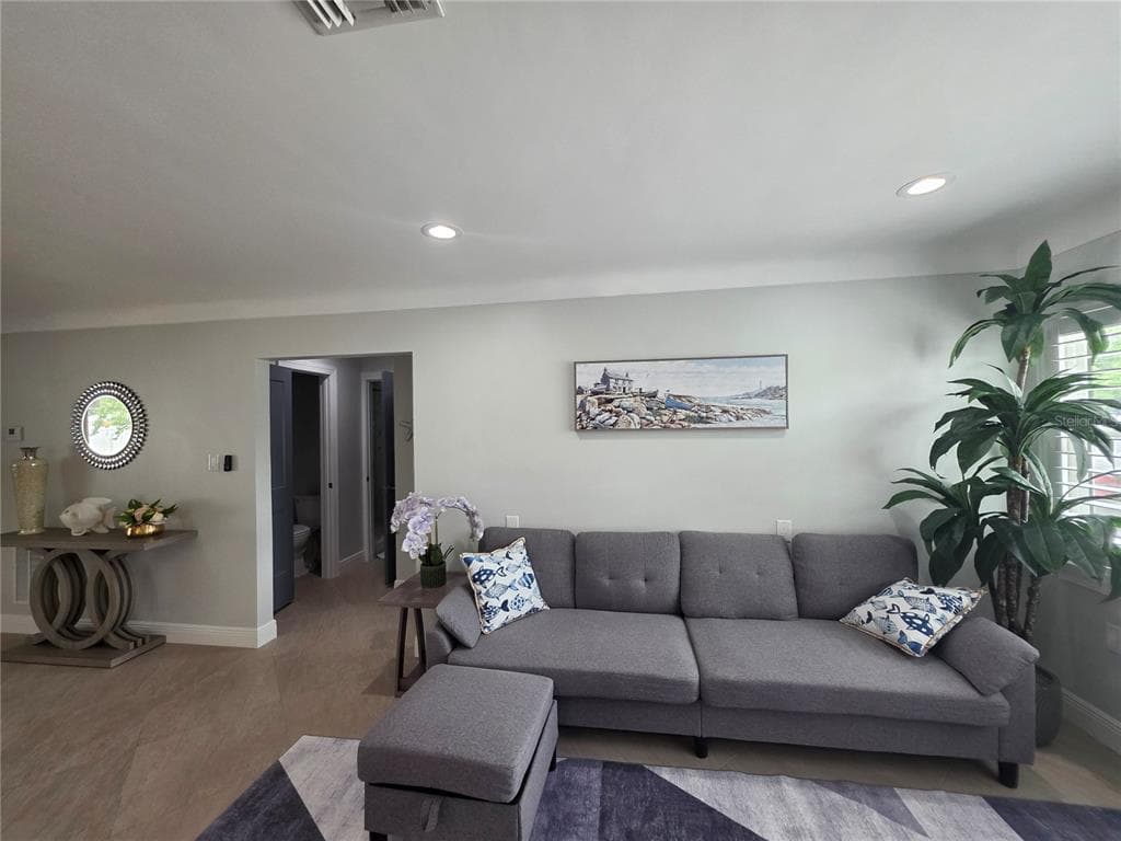 3435 OVERLOOK DRIVE NE, ST PETERSBURG, FL 33703 — zdjęcie 4