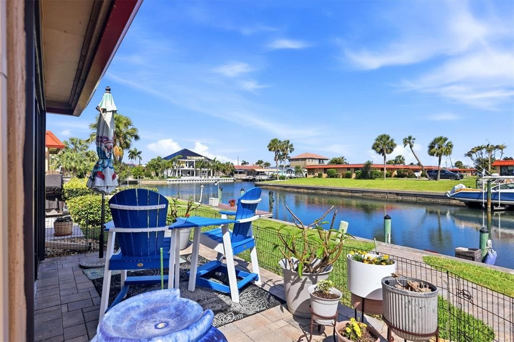9528 ANTIQUA COVE # 9528, BRADENTON, FL 34210