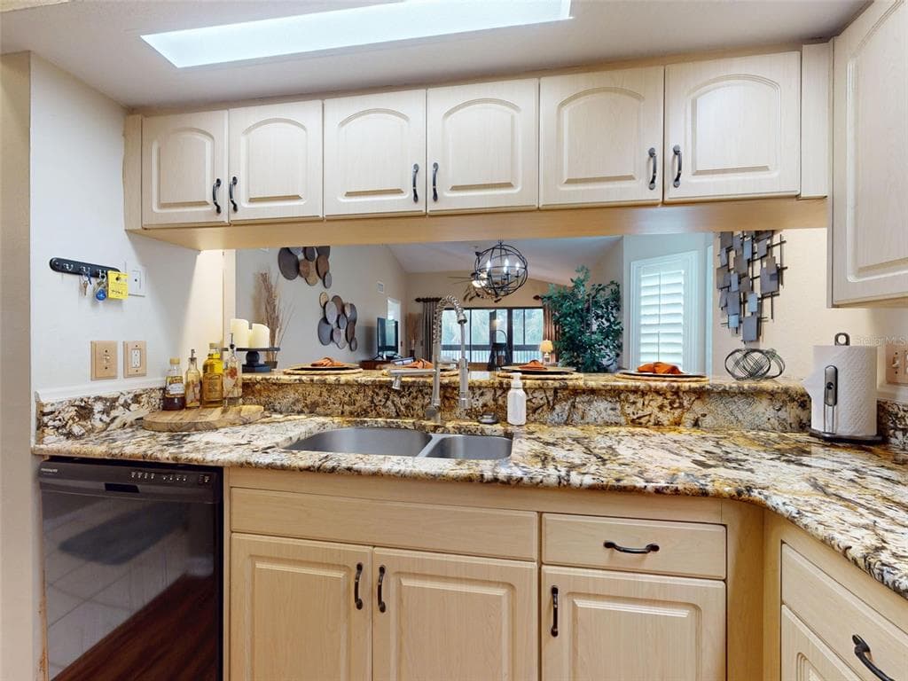 402 BOUCHELLE DRIVE # 206, NEW SMYRNA BEACH, FL 32169 — zdjęcie 3